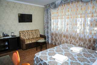 Гостиница Rosa Del Viento Туапсе Двухместный номер с 1 кроватью и видом на горы-2